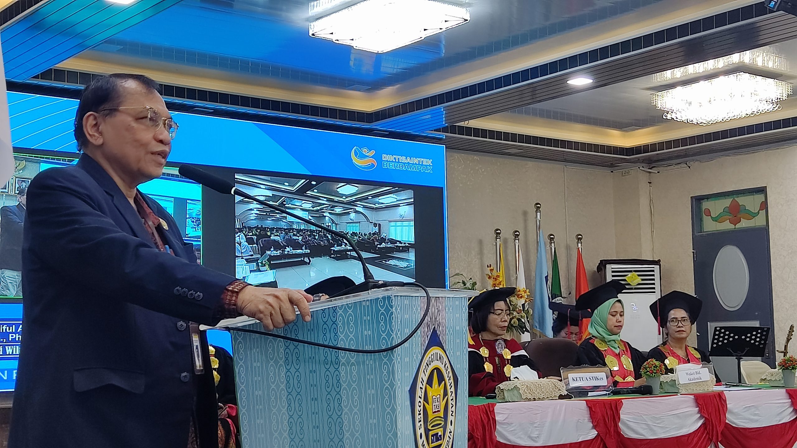 Kepala LLDikti Wilayah l Berharap Lulusan STIKes Mitra Husada Medan Harus Berkontribusi Wujudkan Indonesia Emas 2045, Deempatbelas.com