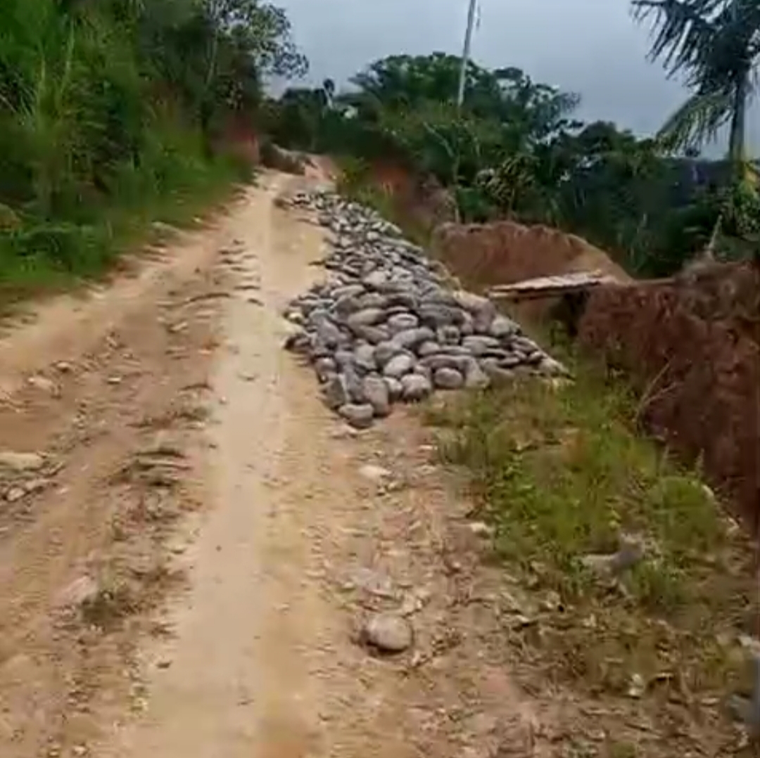 Proyek Parit Siluman Tanpa Plang di Desa Rimo Bunga Mardinding Diduga Melakukan Penyimpangan , Deempatbelas.com