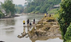 Kejar Tersangka Penggelapan Dana Desa, Staf Kejari Simalungun Tewas Terseret Arus Sungai, Deempatbelas.com
