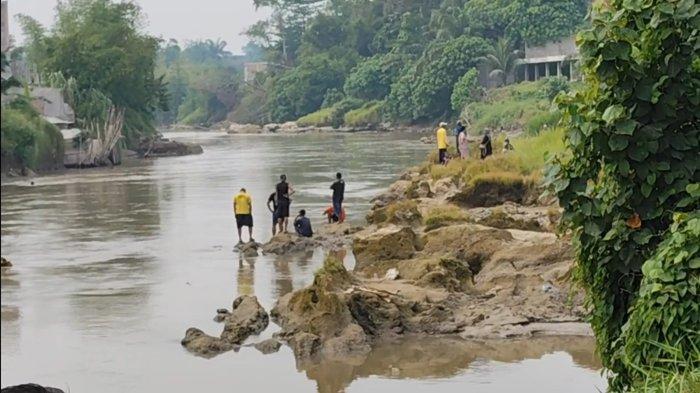 Kejar Tersangka Penggelapan Dana Desa, Staf Kejari Simalungun Tewas Terseret Arus Sungai, Deempatbelas.com