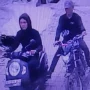 DUA PRIA TERTANGKAP CCTV CURI SEPEDA MOTOR DI TEMBUNG