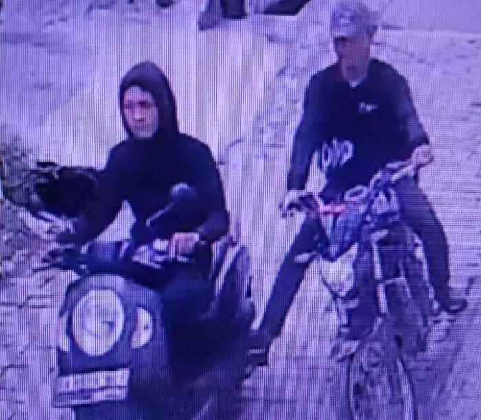 Dua Pria Tertangkap CCTV Curi Sepeda Motor di Tembung, Deempatbelas.com