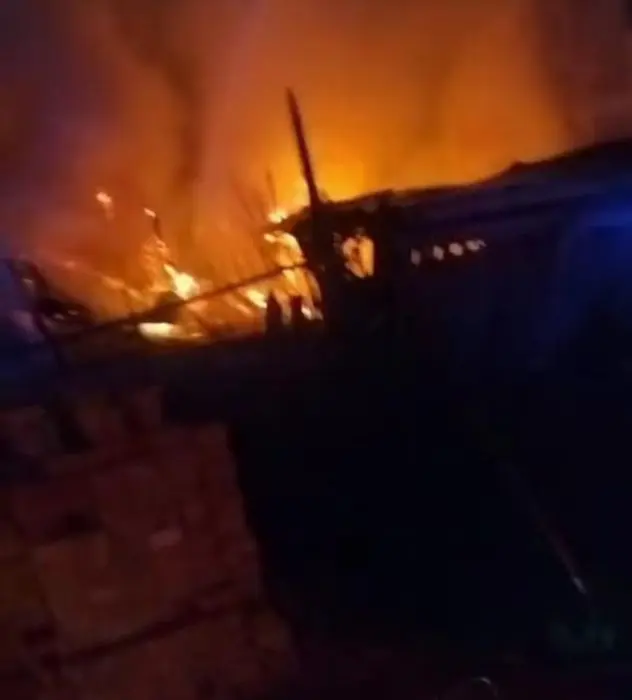 Toko Panglong di Karo Terbakar, Warga Berhamburan Selamatkan Diri, Deempatbelas.com