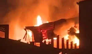 Tak Beroperasi 6 Tahun, Bekas Pabrik Kaca di Medan Deli Dilahap Api, Deempatbelas.com