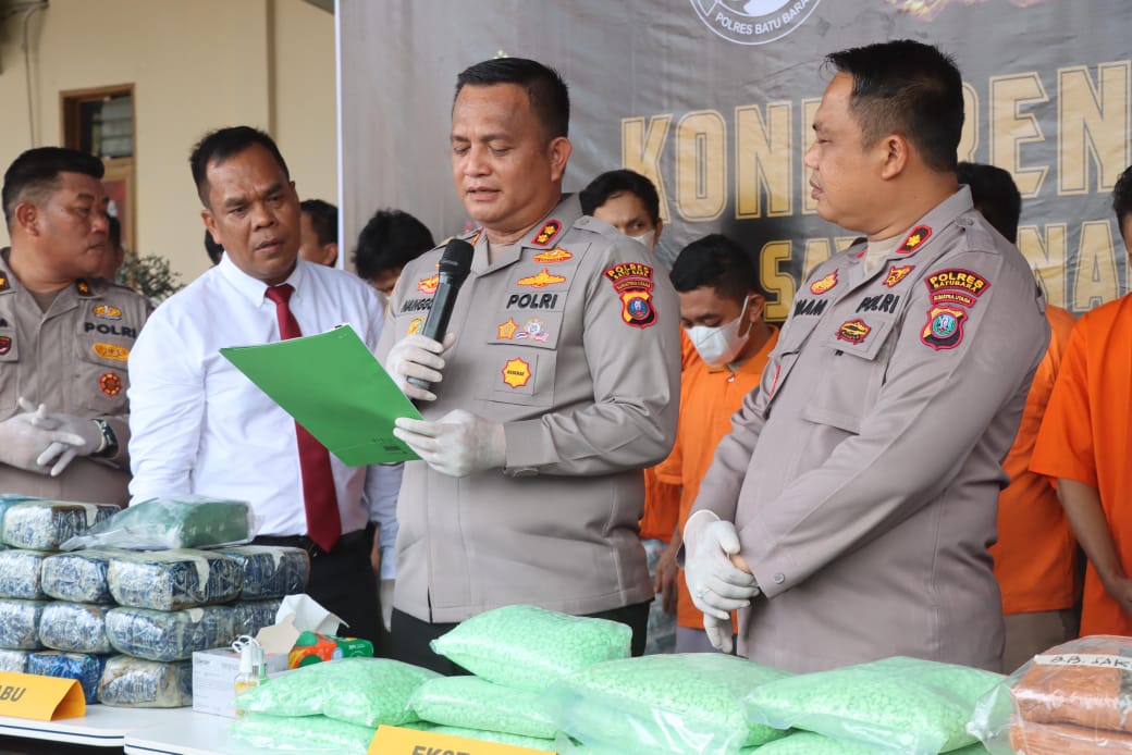 Polres Batubara Ungkap 4 Kasus Narkotika Dengan 6 Tersangka Beserta 29 Kg Sabu,11 Kg Ekstasi serta 3.393 Pcs Liquid Vave , Deempatbelas.com