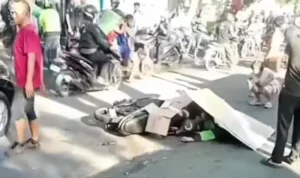 Jemput Orderan, Pengemudi Ojol Tewas Dilindas Mobil, Deempatbelas.com