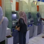 WARGA DI SIANTAR BERBONDONG-BONDONG TARIK UANG HINGGA ATM KOSONG