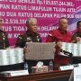 PEMBAYARAN UANG PENGGANTI OLEH TERPIDANA ADELIN LIS DALAM PERKARA KORUPSI DAN KEHUTANAN. 