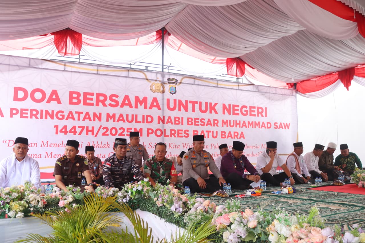IMG-20250911-WA0042 Polres Batu Bara Gelar PeringatN Maulid Nabi SAW Doa Bersama dan Santuni Anak Yatim, Deempatbelas.com