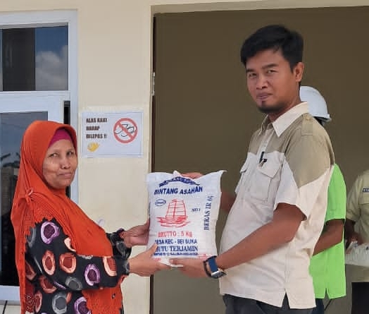 IMG_20250919_164449 PT SAS Salurkan 85 Paket Beras untuk Warga Desa Tanjung Gading, Deempatbelas.com