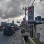 SATPOL PP DIDESAK  TERTIBKAN MINI BILBOARD ILEGAL IKLAN ROKOK TERNAMA DI JALAN GURU PATIMPUS MEDAN