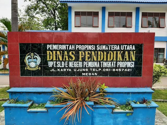 Ada-ada Saja Ulah Kepala SLB Negeri di Medan Diduga Pelihara Anjing di Sekolah, Buat Siswa Ketakutan, Deempatbelas.com