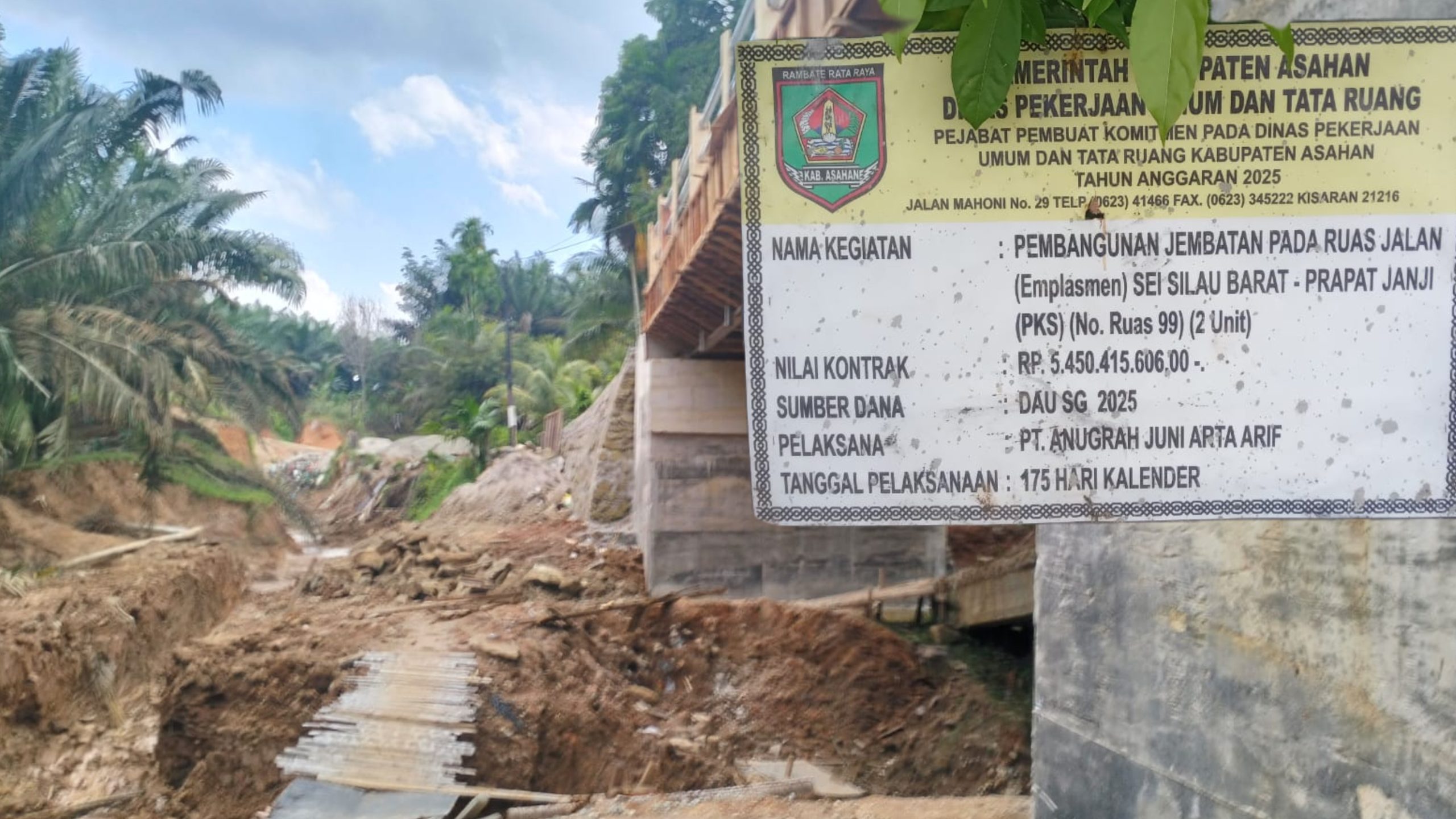 2025110700331790 Diduga Kontraktor Keruk Tanah Tanpa Izin, PTPN IV Pilih “Mikir” PMPRI Asahan: Segera Laporkan Atau Kami Demo , Deempatbelas.com