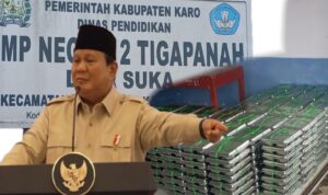 MIRIS! MAKANAN BERGIZI GRATIS PROGRAM PRESIDEN UNTUK SISWA SMPN 2 TIGAPANAH DILETAKKAN DI LANTAI, KEPSEK BUNGKAM