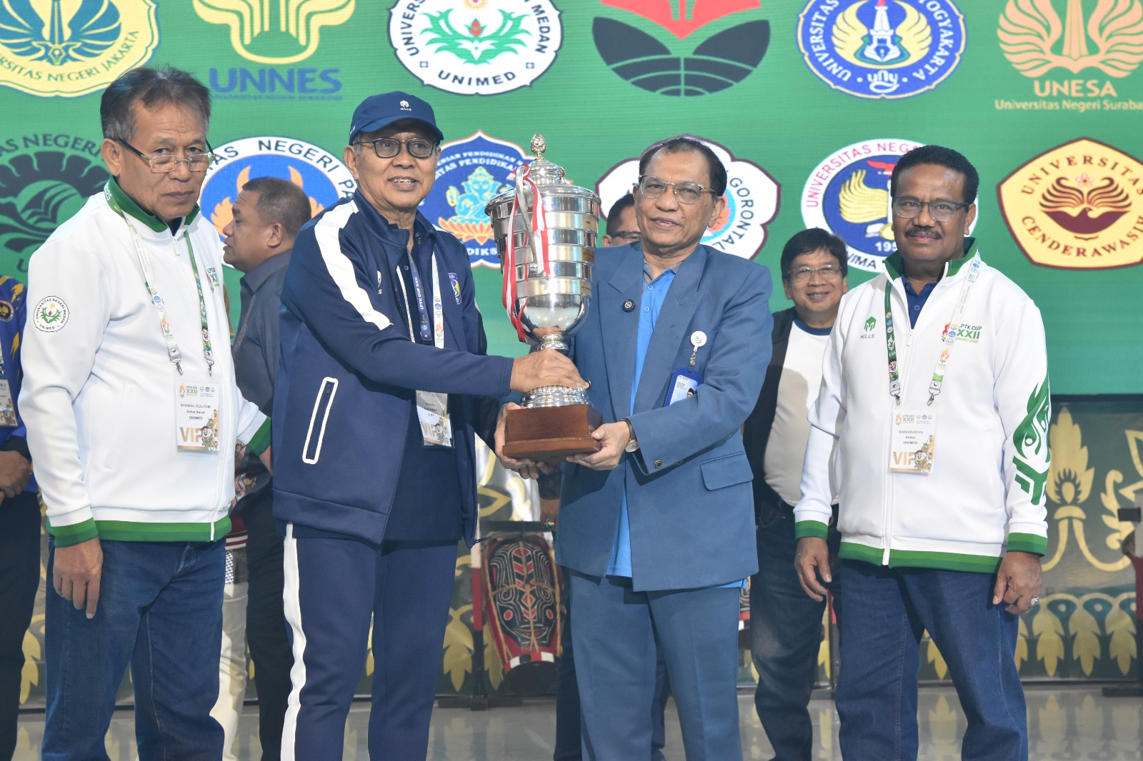 IMG-20251114-WA0027 Buka LPTK Cup XXII Tahun 2025 UNIMED, Prof. Saiful Anwar Matondang: Harus Jadi Motor Kemajuan Pendidikan Tinggi Indonesia , Deempatbelas.com