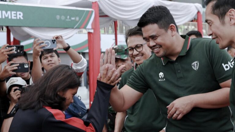 BOBBY NASUTION BAWA SUMUT MENJADI KEKUATAN BARU SPORT TOURISM INDONESIA BOBBY NASUTION BAWA SUMUT MENJADI KEKUATAN BARU SPORT TOURISM INDONESIA