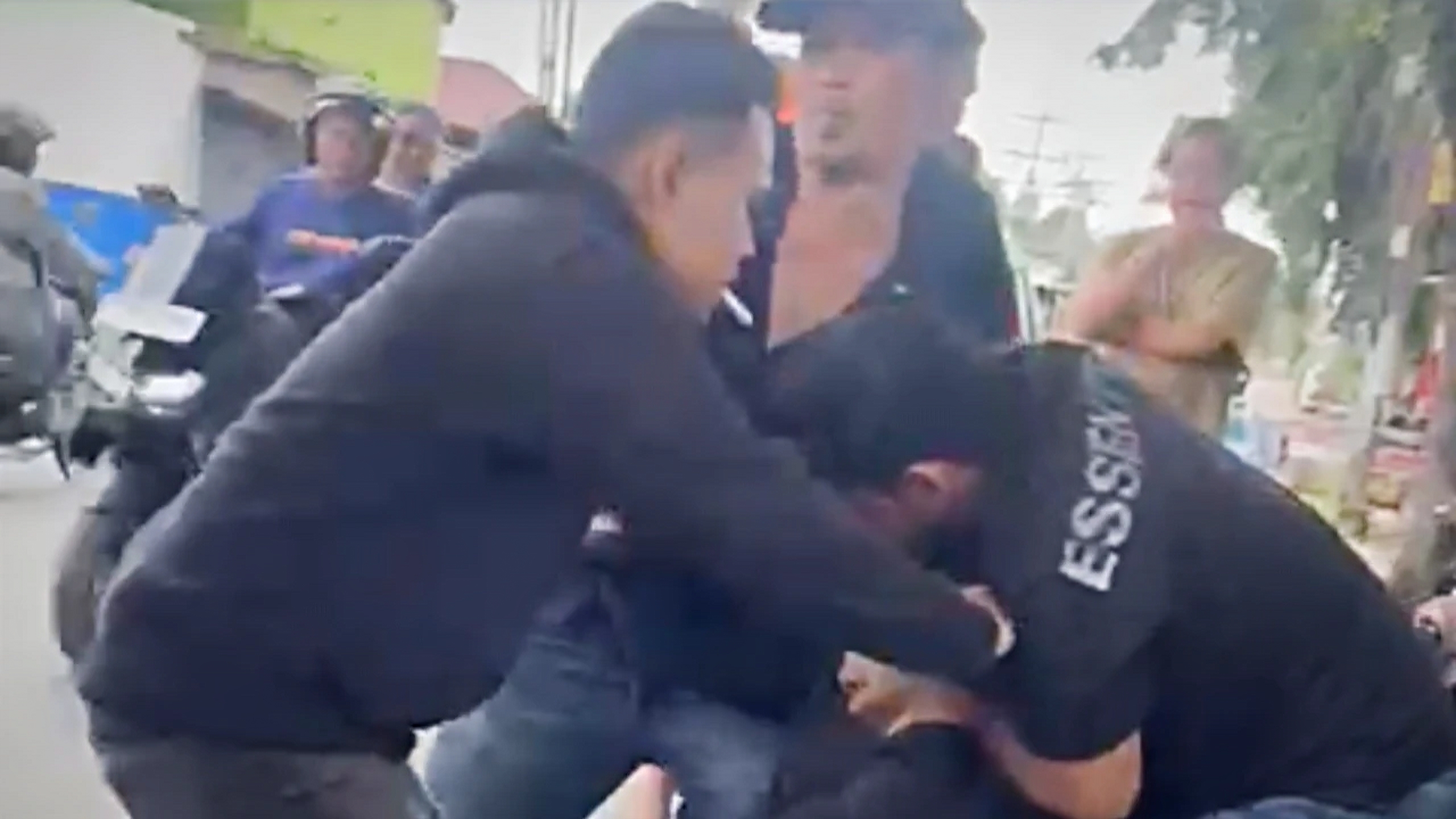 Mahasiswa Dicekik dan Dikeroyok Saat Aksi di PT Tanimas Patumbak, KMMB Sumut: &ldquo;Ini Arogansi Perusahaan!&rdquo;, Deempatbelas.com