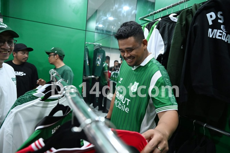 Bobby Nasution Kunjungi Toko Merchandise PSMS, Harap Tingkatkan Pemasukan Klub dan UMKM Naik Kelas, Deempatbelas.com
