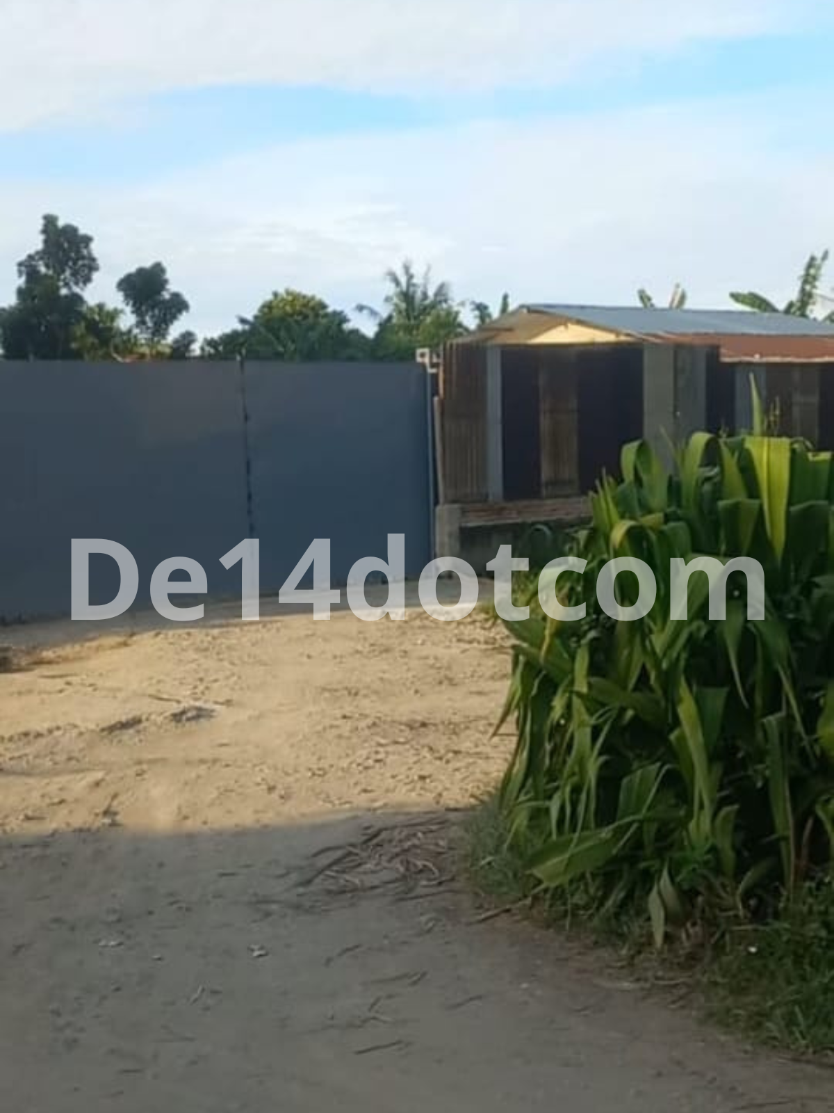 Warga Jalan H Anif Meminta Badan Intelijen Strategis (BAIS) Tutup Gudang BBM Ilegal Milik Anto, Deempatbelas.com