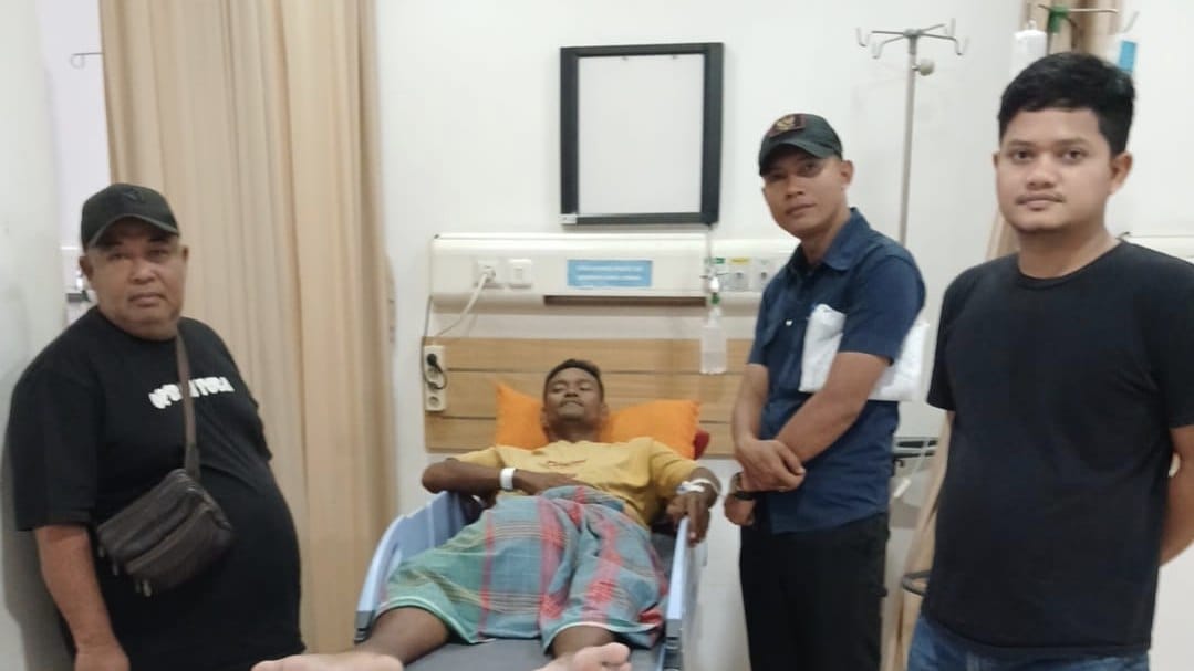 Relawan Bobby Nasution Dampingi Pasien Tumor Asal Asahan Berobat ke RS Adam Malik, Deempatbelas.com