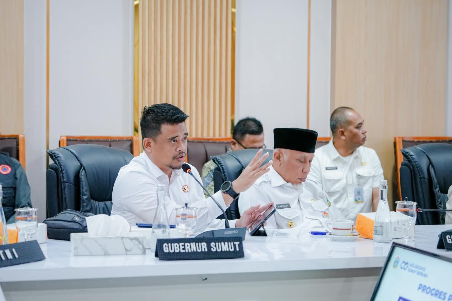 Gubsu Bobby Gelontorkan Rp43 Miliar Gratiskan SPP SMA-SMK 10 Kabupaten/Kota, Deempatbelas.com