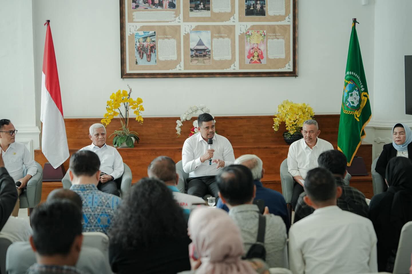 Gubsu Bobby Gelontorkan Rp43 Miliar Gratiskan SPP SMA-SMK 10 Kabupaten/Kota, Deempatbelas.com