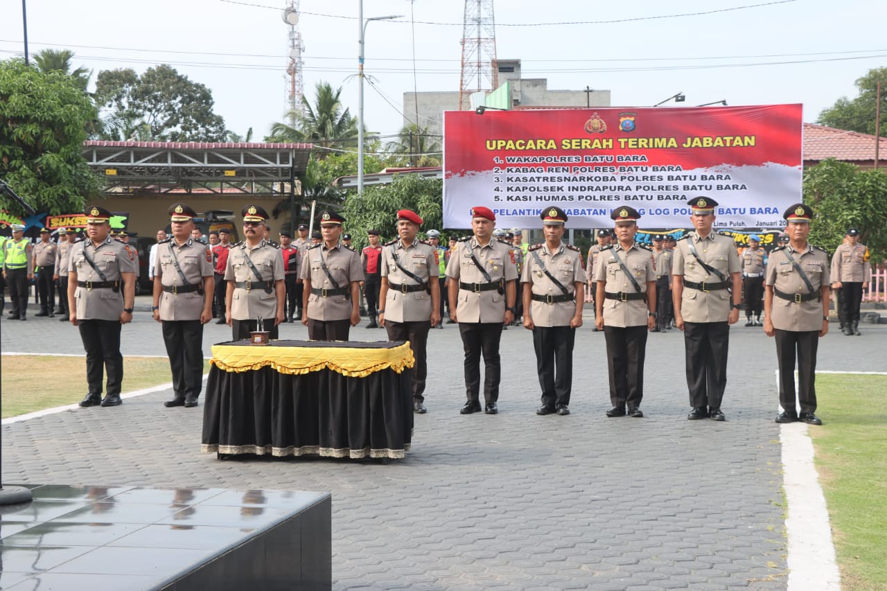 Kapolres Pimpin Sertijab di Halaman Mapolres Batu Bara, Deempatbelas.com