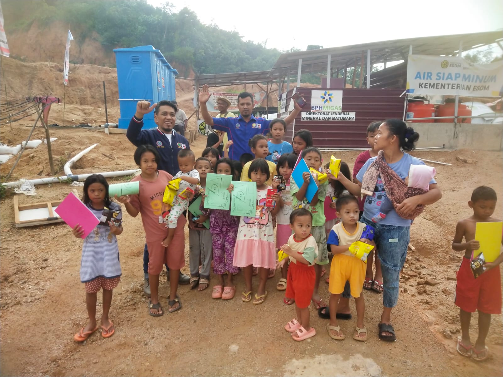 Wujudkan Kepedulian, SPKEP SPSI Sumut Salurkan Bantuan dari PUK SPKEP SPSI PT NOK Indonesia bagi Korban Banjir di Tapanuli Tengah, Deempatbelas.com