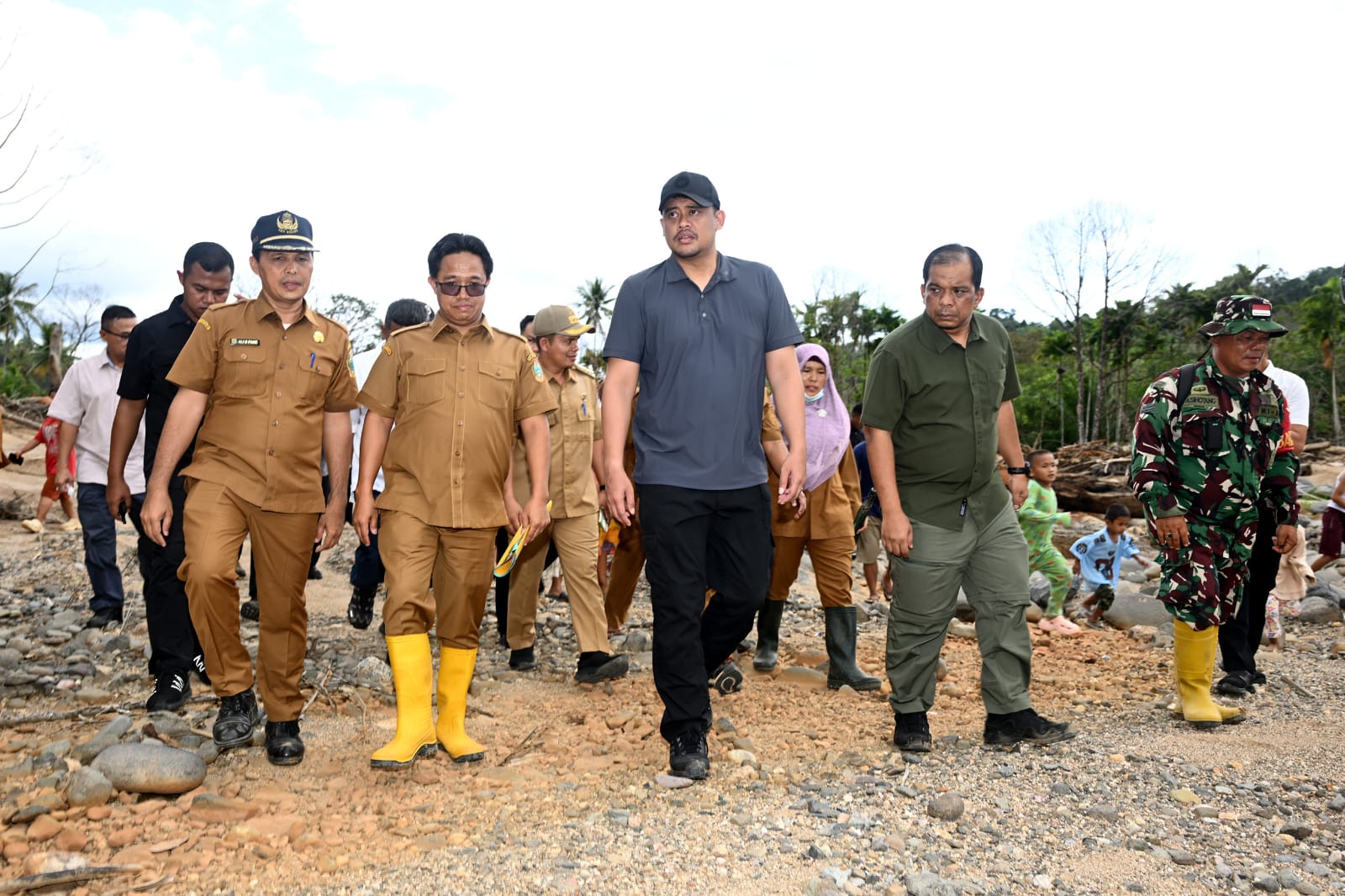 IMG-20260414-WA0057 Kinerja Pejabat Daerah Lambat, Ketegasan Bobby Jadi Solusi di Situasi Kritis, Deempatbelas.com