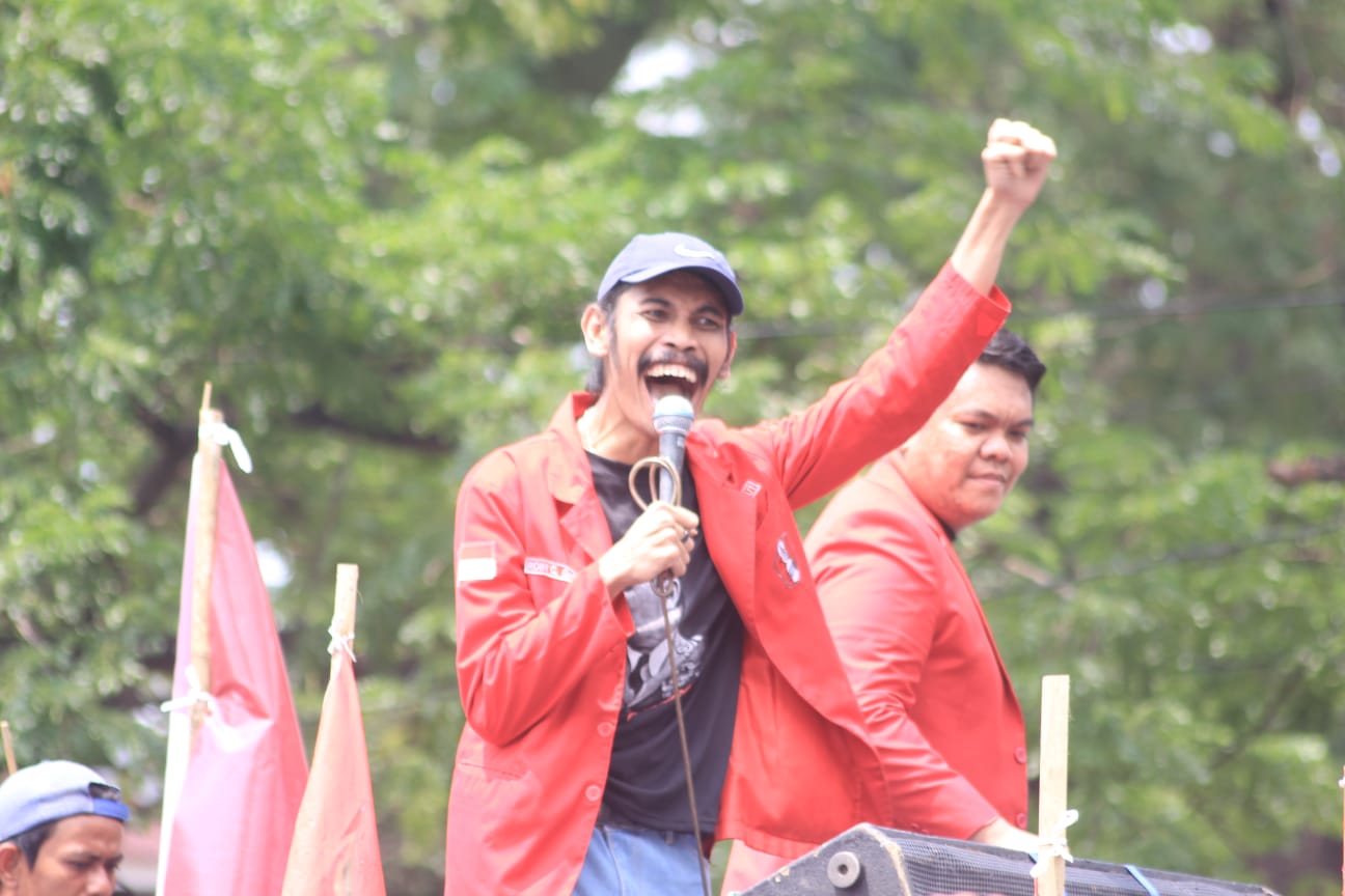 Hari Buruh 2026: Seremoni Tanpa Solusi, Negara Dinilai Gagal Hadir untuk Buruh, Deempatbelas.com