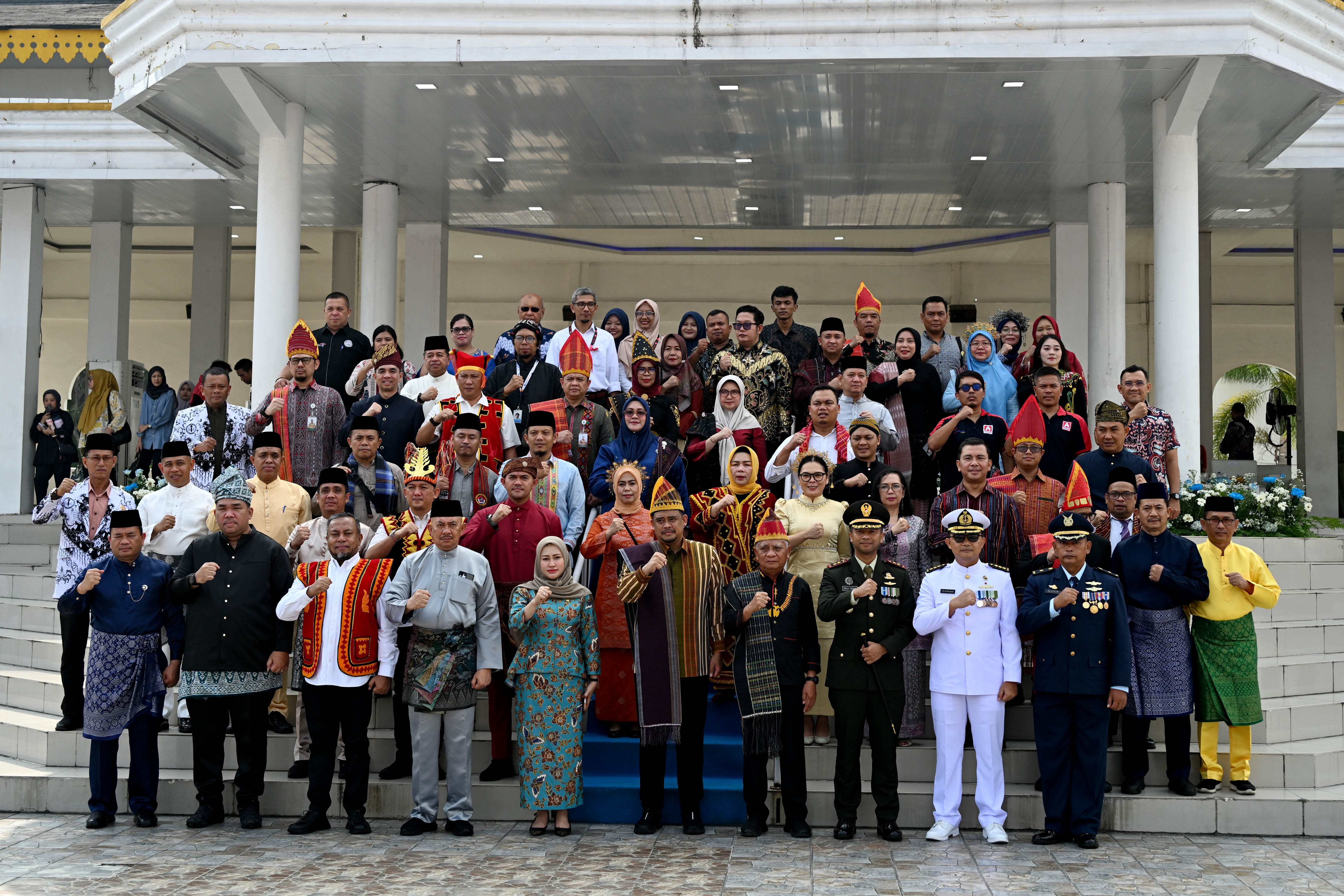 Hardiknas 2026, Bobby Nasution Minta Kenaikan Gaji Guru Tiap Tahun dan Penguatan Fasilitas Pendidikan, Deempatbelas.com