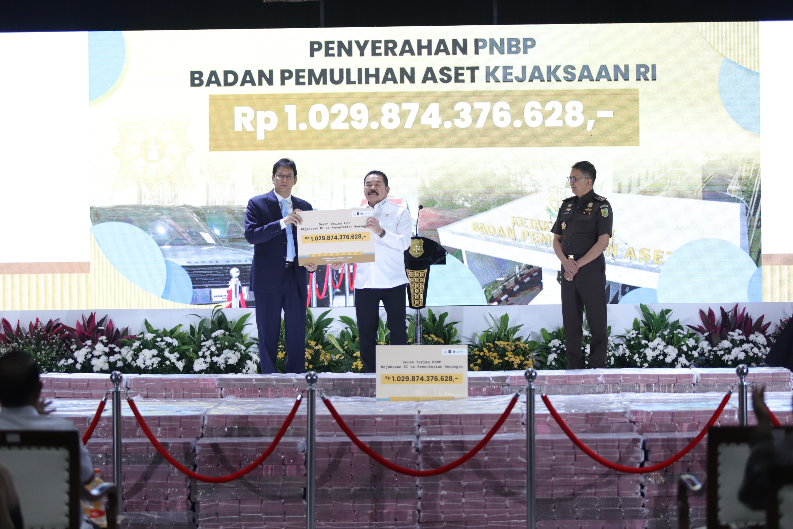 KEJAKSAAN RI SETOR RP1,03 TRILIUN KE KAS NEGARA, ASET EDI TANSIL BERHASIL DISELAMATKAN KEJAKSAAN RI SETOR RP1,03 TRILIUN KE KAS NEGARA, ASET EDI TANSIL BERHASIL DISELAMATKAN