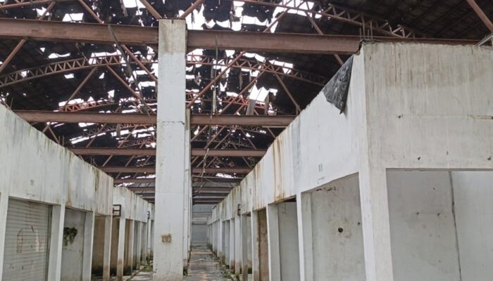 KONDISI MEMPRIHATINKAN, PASAR INDUK MINI MEDAN MARELAN DENGAN NILAI PULUHAN MILIAR TERBENGKALAI DAN RUSAK PARAH