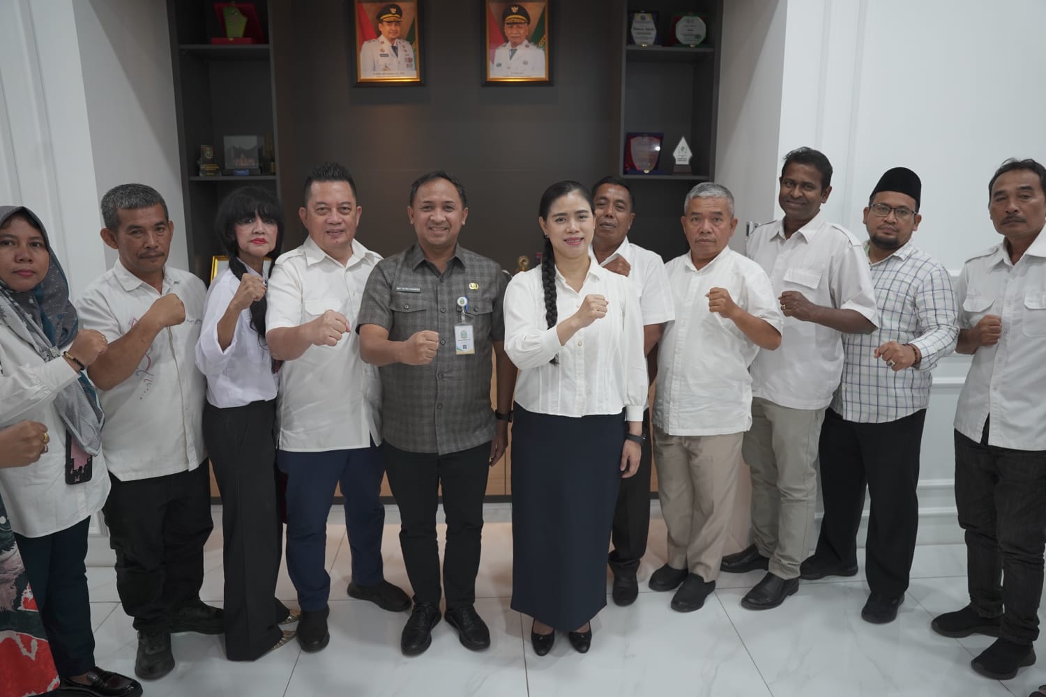KETUA KOPERASI CAKRA BUNDA YIN DAN PENGURUS, AUDIENSI BERSAMA DINAS UKM &AMP; KOPERASI PEMPROV SUMUT