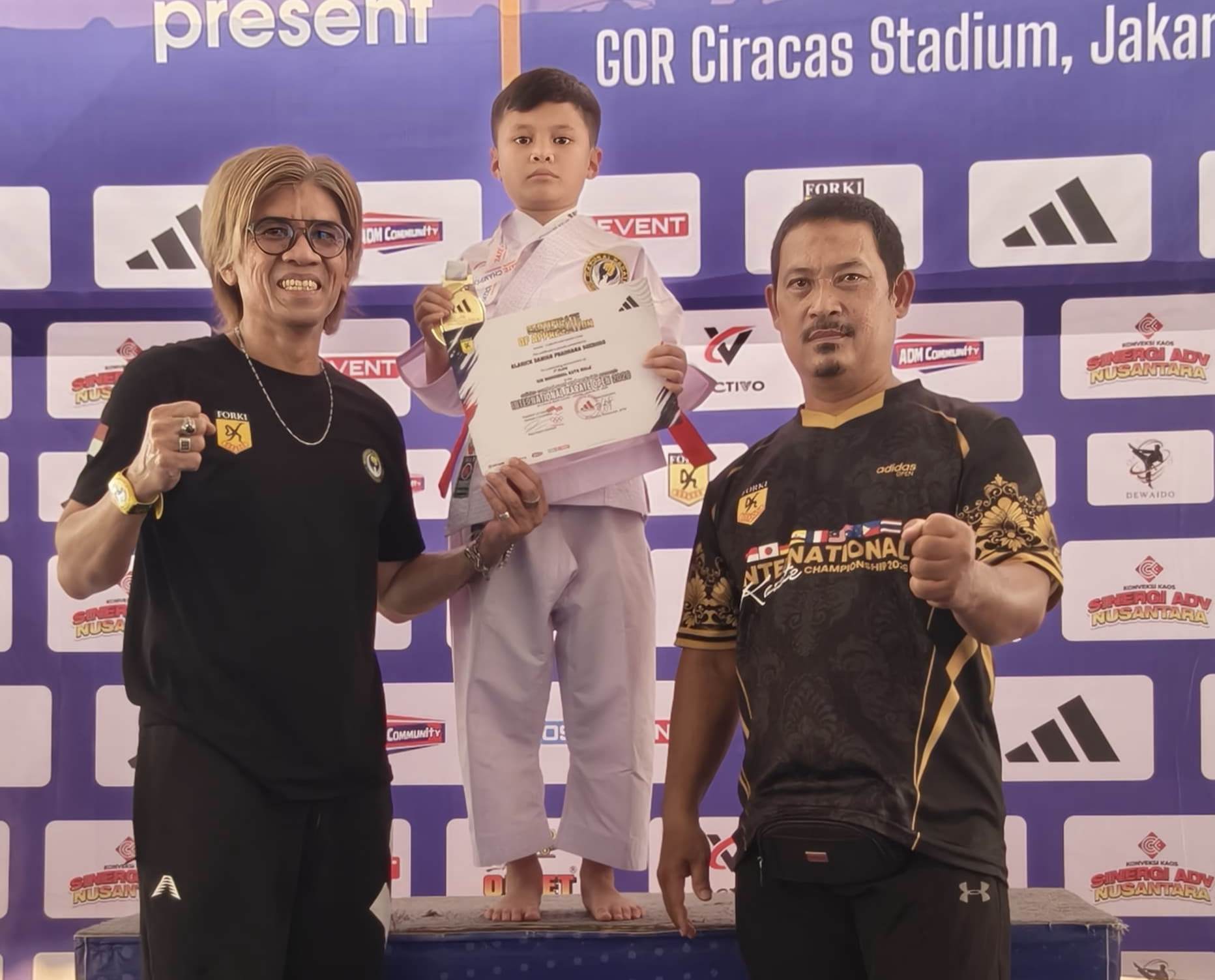 PANTANG PULANG SEBELUM MENANG, BOCAH MEDAN INI SABET EMAS DI AJANG KARATE INTERNASIONAL PANTANG PULANG SEBELUM MENANG, BOCAH MEDAN INI SABET EMAS DI AJANG KARATE INTERNASIONAL