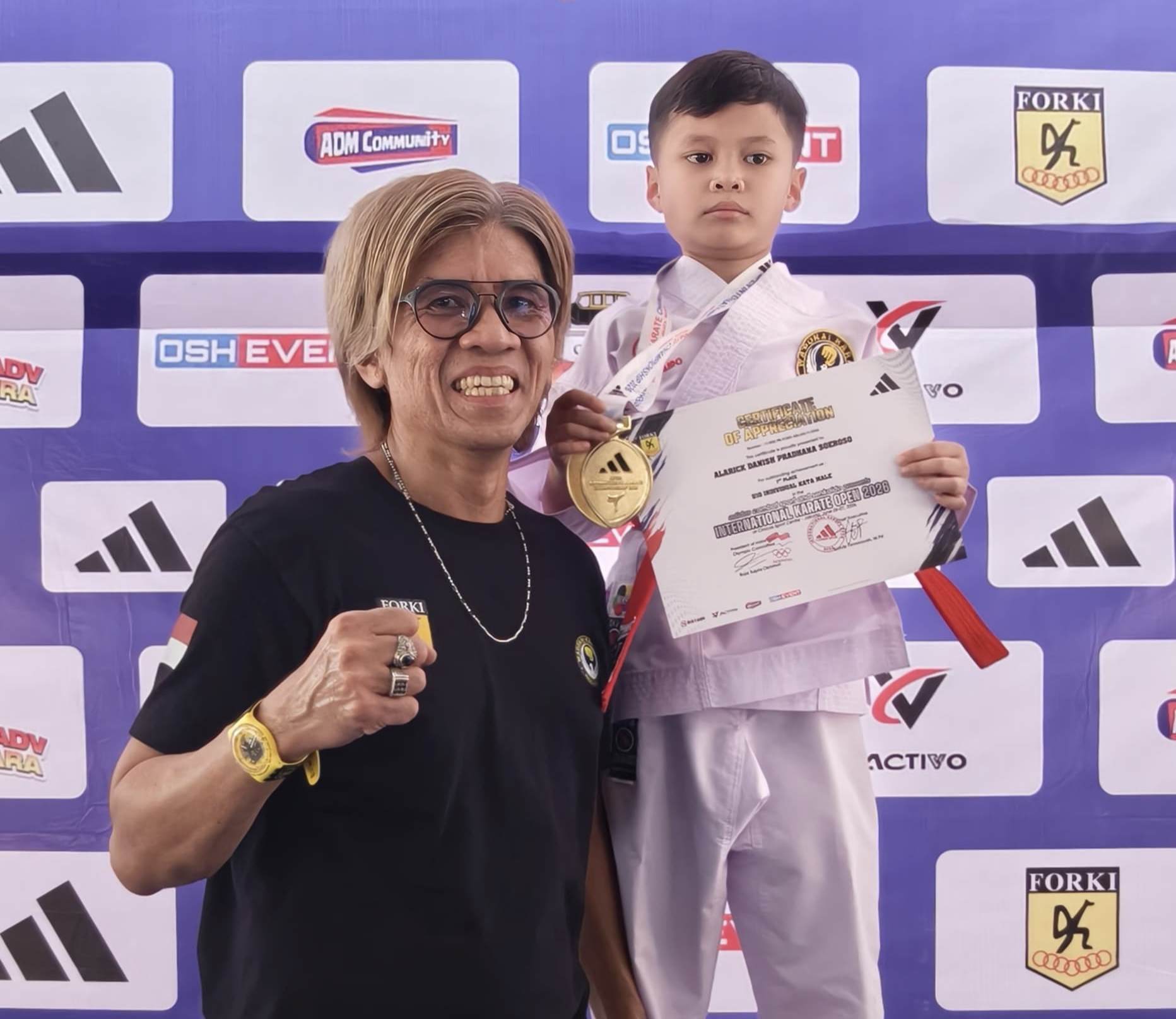 PANTANG PULANG SEBELUM MENANG, BOCAH MEDAN INI SABET EMAS DI AJANG KARATE INTERNASIONAL PANTANG PULANG SEBELUM MENANG, BOCAH MEDAN INI SABET EMAS DI AJANG KARATE INTERNASIONAL