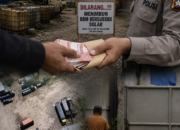 TERUNGKAP SOSOK OKNUM POLISI BERINISIAL “WAH ALIAS YU DIDUGA PENGEPUL ALIRAN DANA DARI GUDANG PENIMBUNAN SOLAR DUGONG DAN NAPIT TERUNGKAP SOSOK OKNUM POLISI BERINISIAL “WAH ALIAS YU DIDUGA PENGEPUL ALIRAN DANA DARI GUDANG PENIMBUNAN SOLAR DUGONG DAN NAPIT