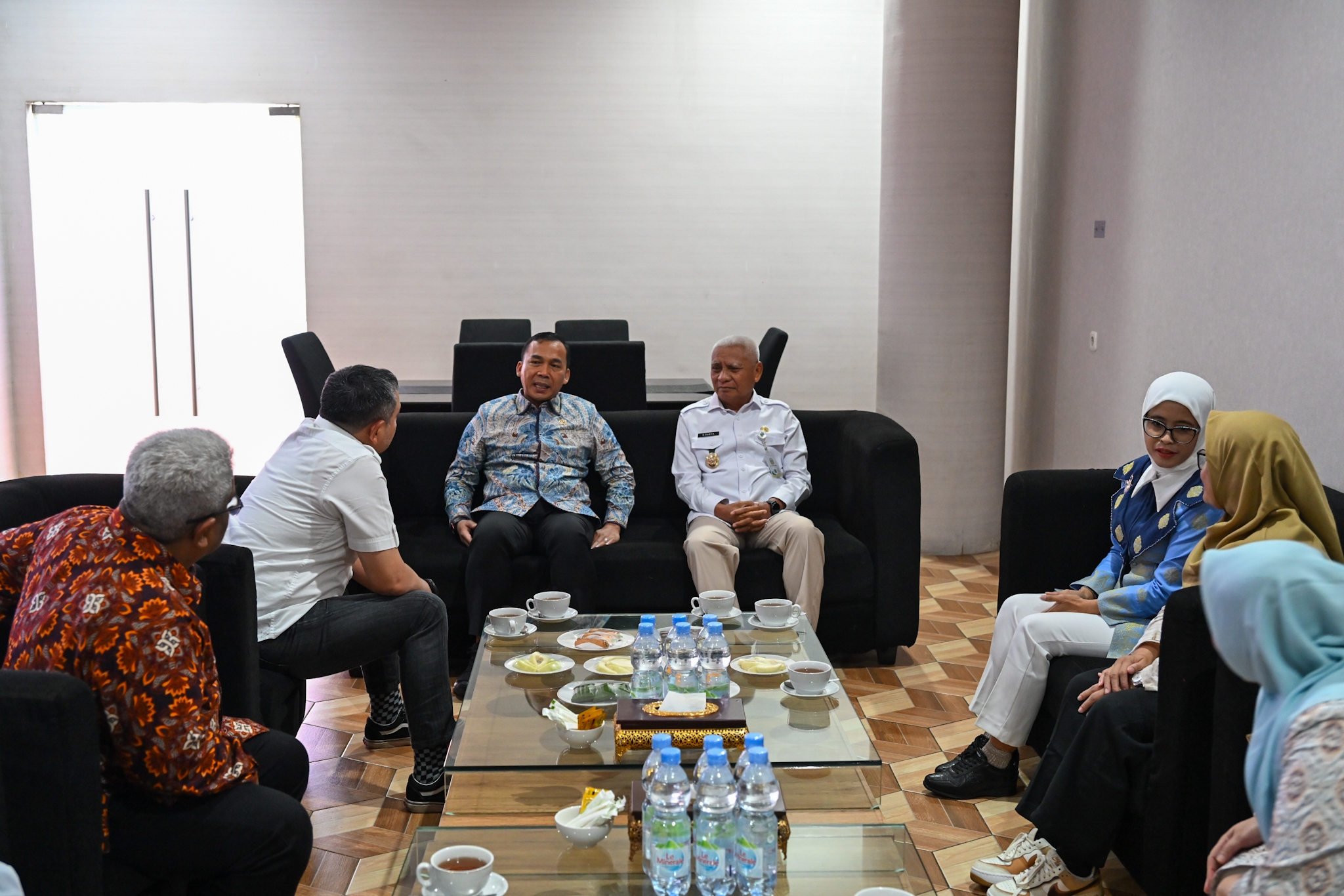 Wagub Surya Sambut Menteri BKKBN di Kualanamu, Perkuat Program Bangga Kencana di Sumut, Deempatbelas.com