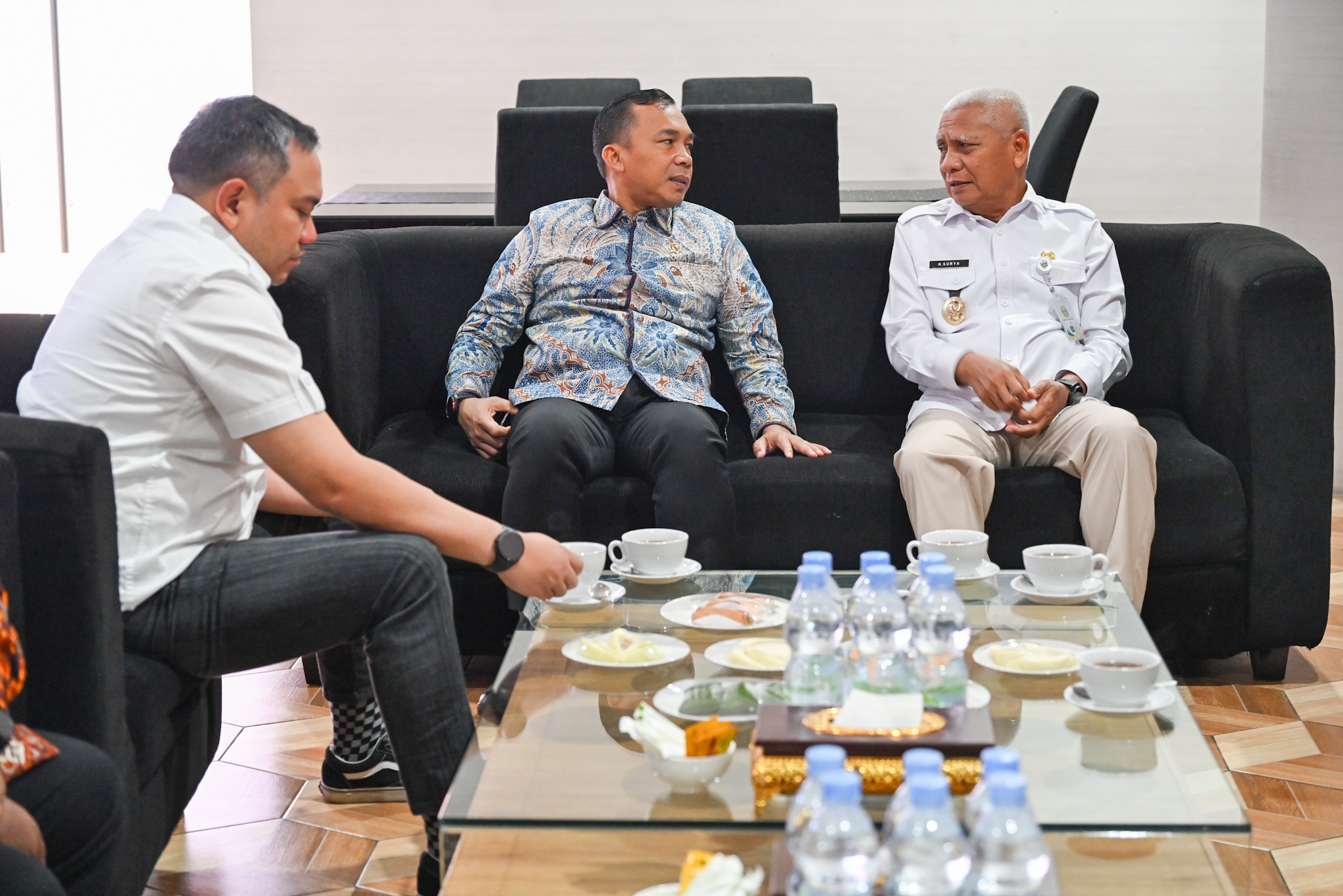 Wagub Surya Sambut Menteri BKKBN di Kualanamu, Perkuat Program Bangga Kencana di Sumut, Deempatbelas.com