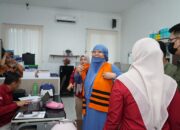 MENGHINDAR DARI PROSES HUKUM, TERSANGKA KORUPSI PENCAIRAN KREDIT PADA PT.BANK SUMUT FARAH HASMINA DITANGKAP OLEH TIM INTELIJEN KEJATI SUMUT DI JAKARTA MENGHINDAR DARI PROSES HUKUM, TERSANGKA KORUPSI PENCAIRAN KREDIT PADA PT.BANK SUMUT FARAH HASMINA DITANGKAP OLEH TIM INTELIJEN KEJATI SUMUT DI JAKARTA