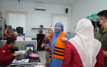 MENGHINDAR DARI PROSES HUKUM, TERSANGKA KORUPSI PENCAIRAN KREDIT PADA PT.BANK SUMUT FARAH HASMINA DITANGKAP OLEH TIM INTELIJEN KEJATI SUMUT DI JAKARTA
