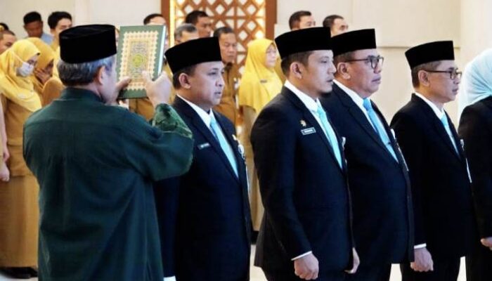BOBBY NASUTION LANTIK 8 PEJABAT ESELON II, MINTA CIPTAKAN PROGRAM YANG DORONG PERTUMBUHAN EKONOMI