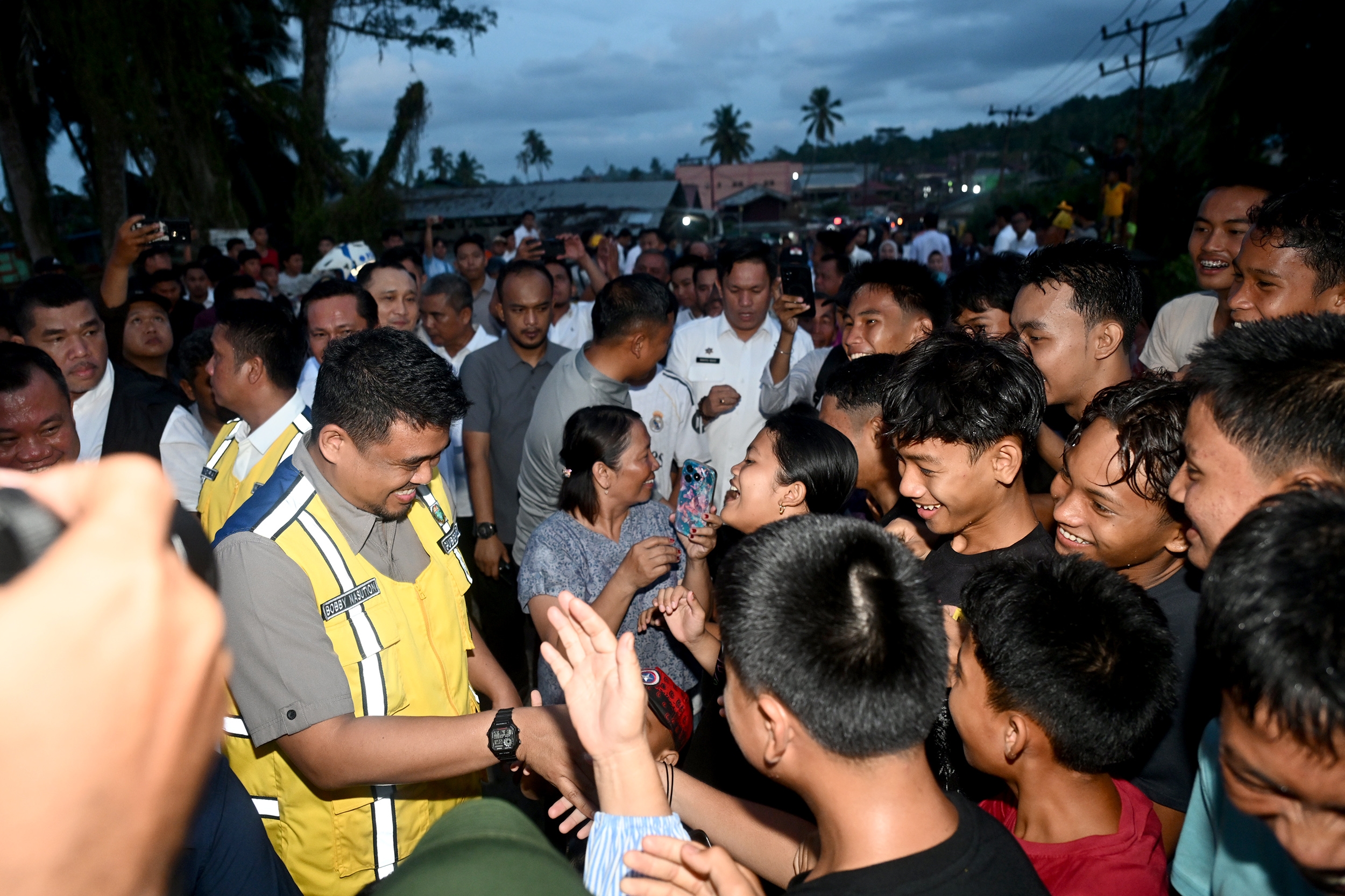 PEMBANGUNAN JEMBATAN SUNGAI MO'AWO DIMULAI TAHUN INI, BOBBY NASUTION AJAK WARGA KAWAL BERSAMA PEMBANGUNAN JEMBATAN SUNGAI MO'AWO DIMULAI TAHUN INI, BOBBY NASUTION AJAK WARGA KAWAL BERSAMA