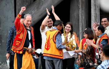 DUBES PRANCIS TAKJUB PESONA SITUS MEGALITIK NIAS, BOBBY NASUTION DORONG KERJA SAMA PARIWISATA DAN BUDAYA DUBES PRANCIS TAKJUB PESONA SITUS MEGALITIK NIAS, BOBBY NASUTION DORONG KERJA SAMA PARIWISATA DAN BUDAYA