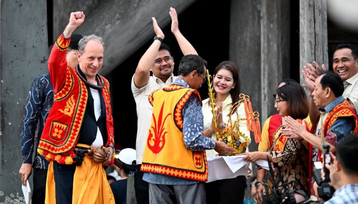 DUBES PRANCIS TAKJUB PESONA SITUS MEGALITIK NIAS, BOBBY NASUTION DORONG KERJA SAMA PARIWISATA DAN BUDAYA