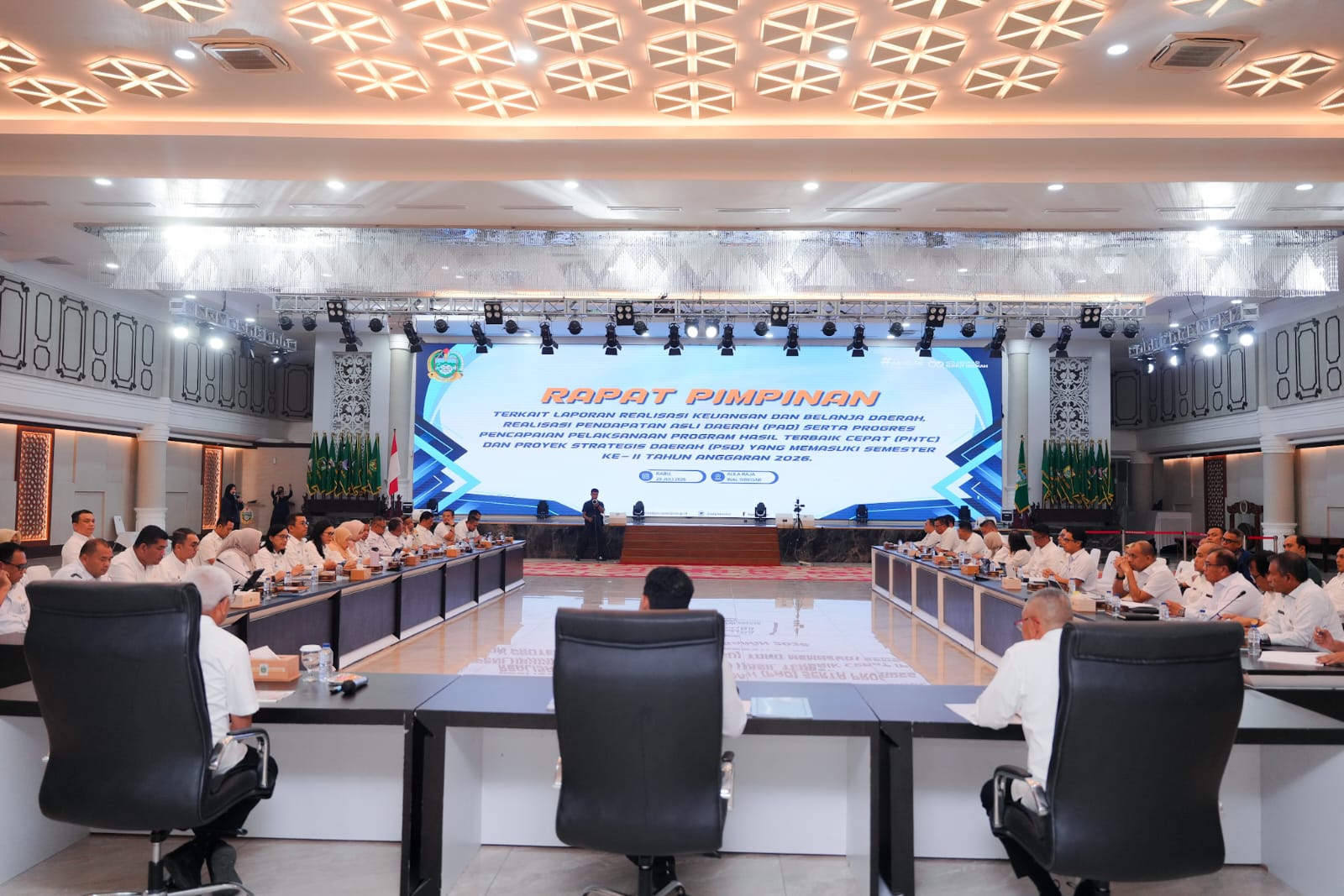 LUAR BIASA! REALISASI PENDAPATAN ASLI DAREAH (PAD) SUMUT SUDAH TEREALISASI 50 PERSEN LEBIH DARI TARGET 2026 LUAR BIASA! REALISASI PENDAPATAN ASLI DAREAH (PAD) SUMUT SUDAH TEREALISASI 50 PERSEN LEBIH DARI TARGET 2026