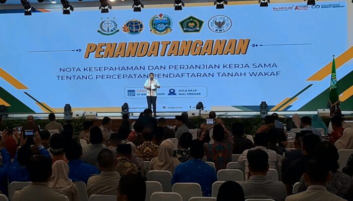 GUBERNUR BOBBY NASUTION AJAK ASN WAKAF UANG RP10.000 UNTUK AMAL JARIYAH