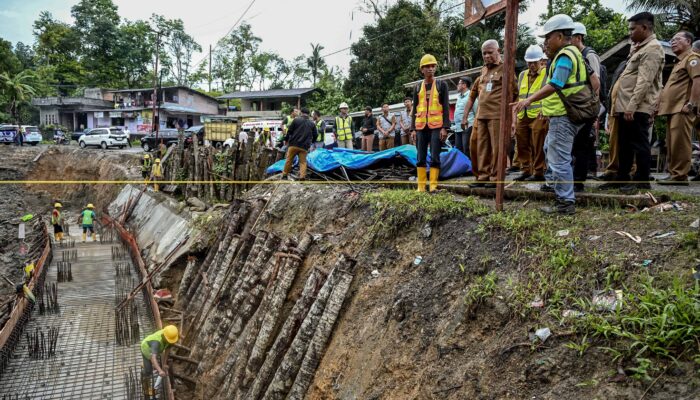 KEMBALI BERKANTOR DI KEPULAUAN NIAS, WAGUB SURYA PASTIKAN PEMBANGUNAN PEMPROV SUMUT BERJALAN SESUAI RENCANA