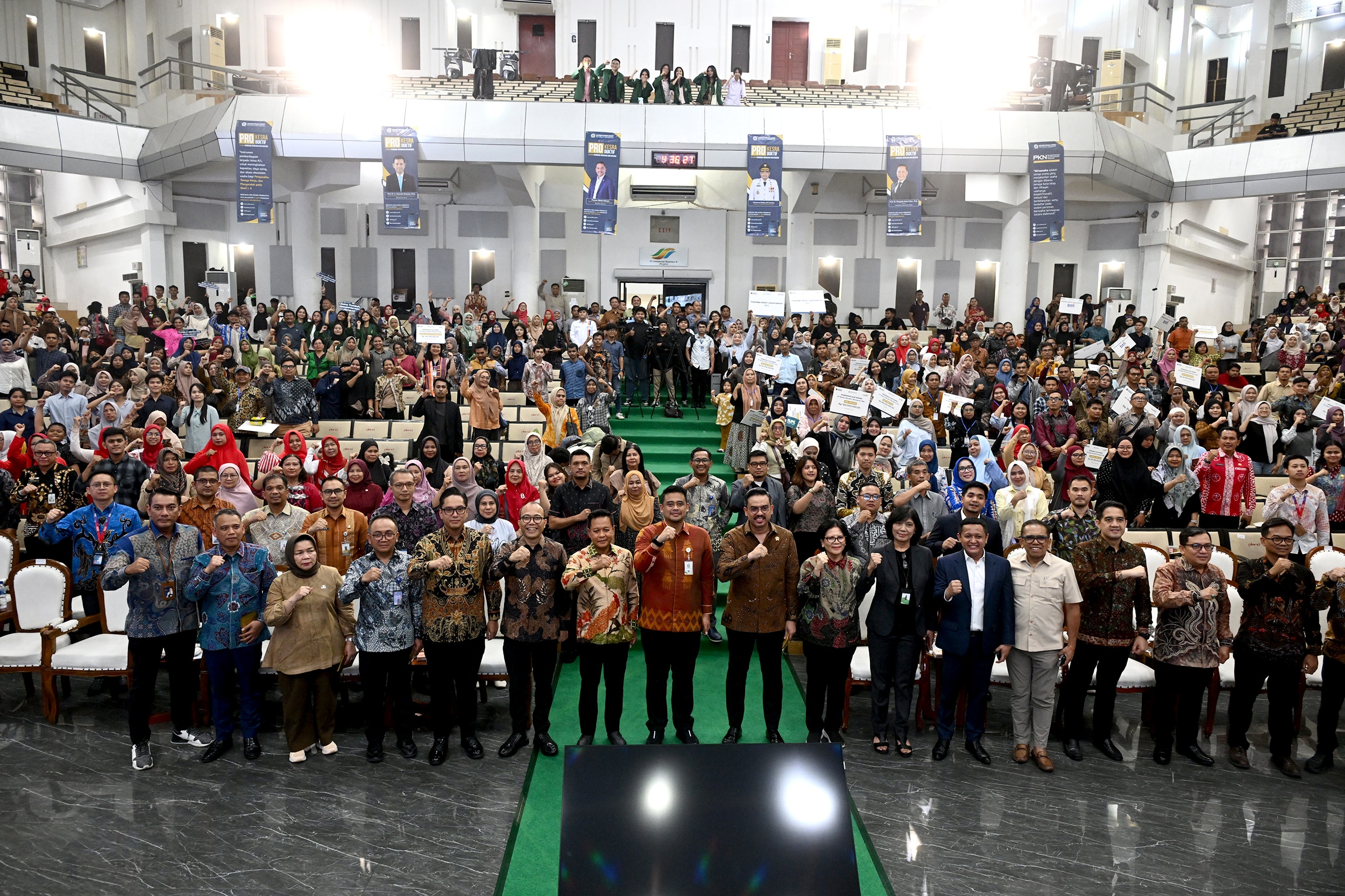 GUBERNUR BOBBY NASUTION SIAPKAN MODAL UNTUK UMKM, PERKUAT EKOSISTEM KEWIRAUSAHAAN DI SUMUT GUBERNUR BOBBY NASUTION SIAPKAN MODAL UNTUK UMKM, PERKUAT EKOSISTEM KEWIRAUSAHAAN DI SUMUT