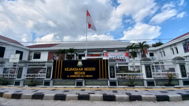 ASET SEKOLAH RP12,24 MILIAR RAIB, PD14 MINTA KEJARI MEDAN PERIKSA OKNUM HINGGA PEJABAT BERWENANG DISDIKBUD ASET SEKOLAH RP12,24 MILIAR RAIB, PD14 MINTA KEJARI MEDAN PERIKSA OKNUM HINGGA PEJABAT BERWENANG DISDIKBUD